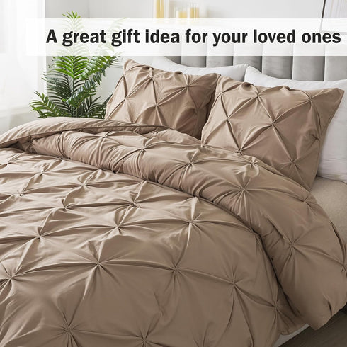 Marquis Luxurious Pinch Pleated All-Season Comforter With  Pillow Shams